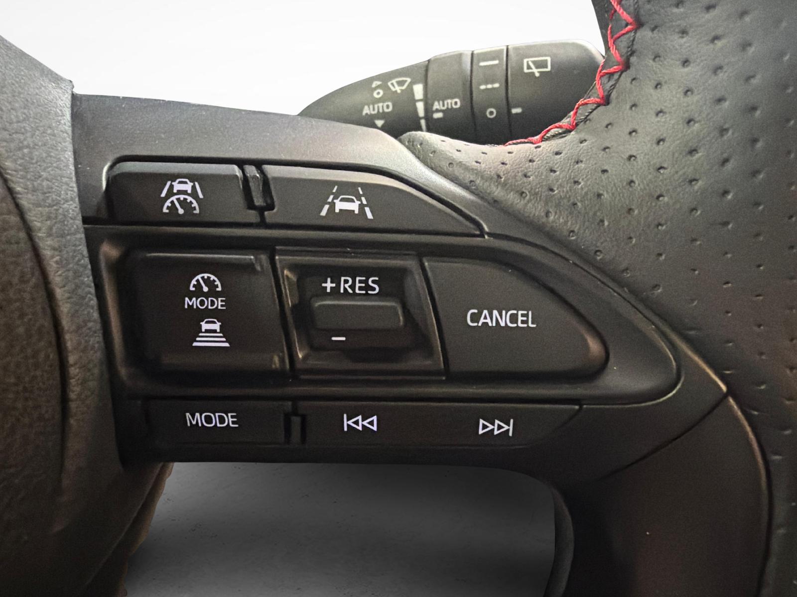 TOYOTA Yaris 1.5 VVT-i HSD GR Sport-image-18