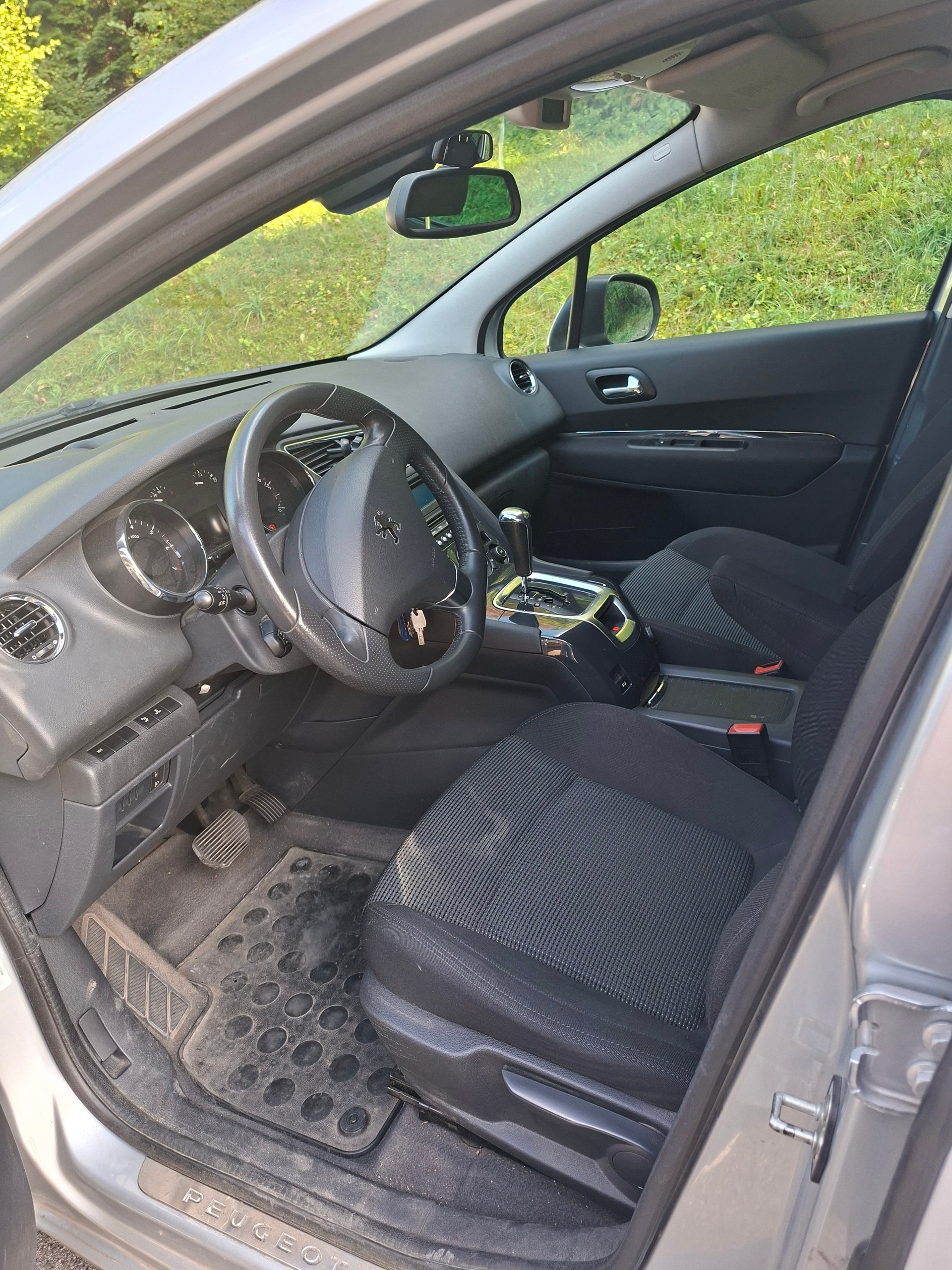 PEUGEOT 1.6 VTi 156 Allure-image-2