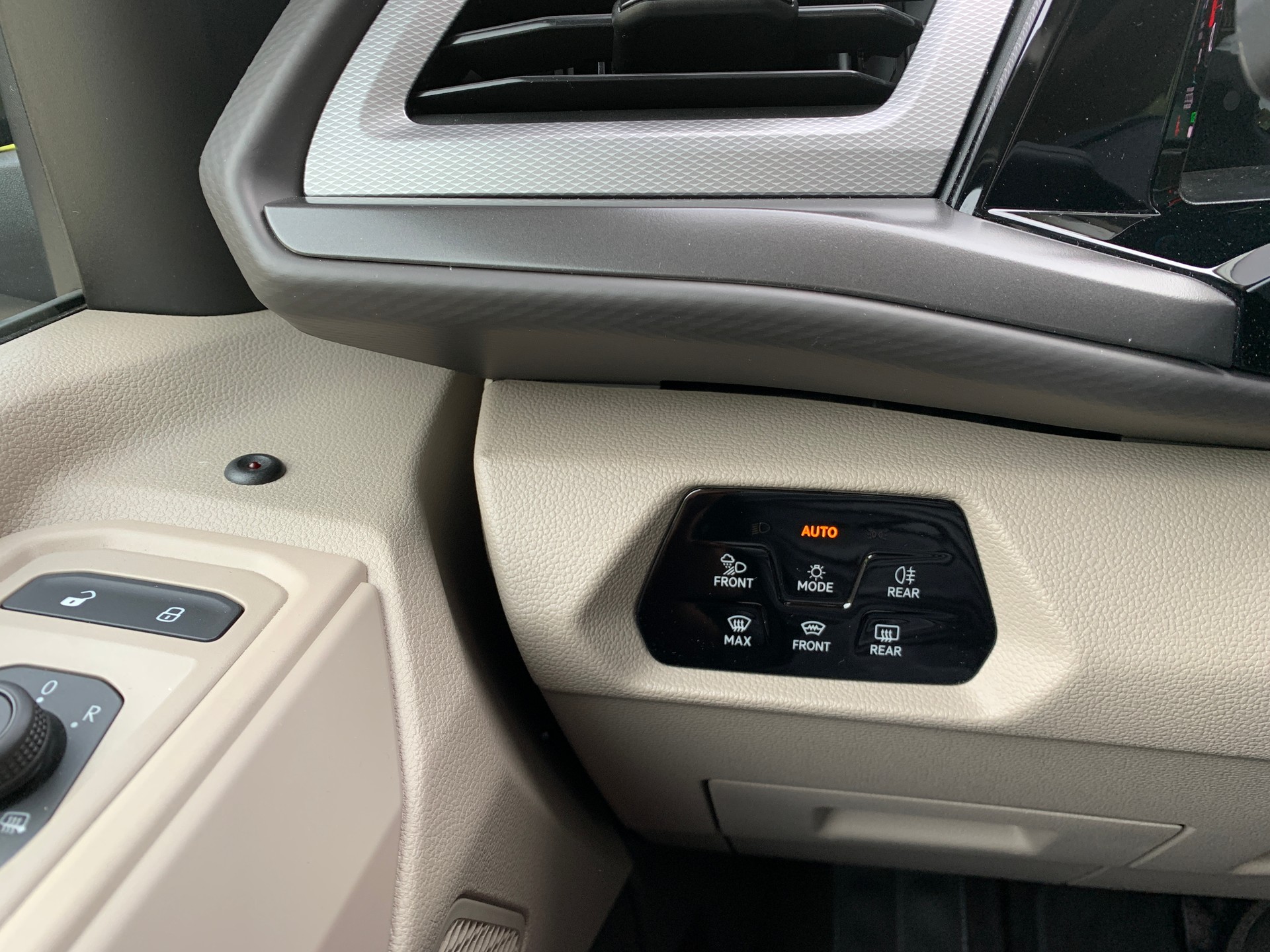 VW Multivan 1.5 eHybrid Liberty 4Motion DSG-image-12