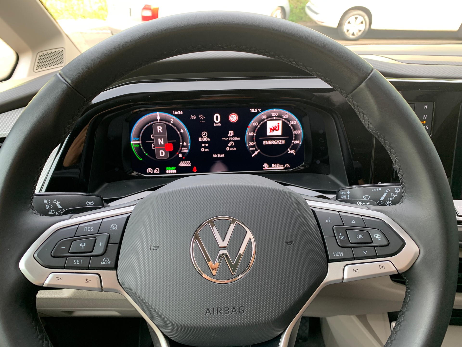 VW Multivan 1.5 eHybrid Liberty 4Motion DSG-image-11