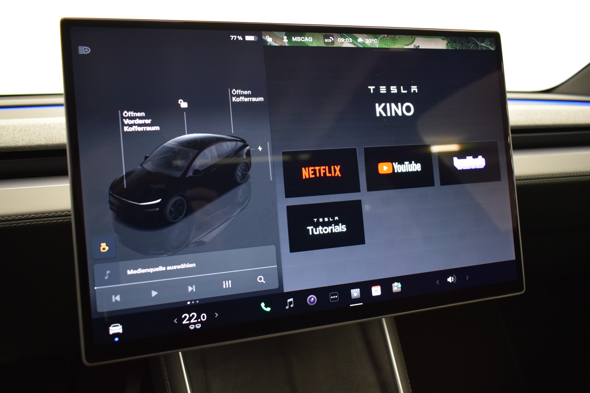 TESLA Model Y Long Range Premium AWD, CH Typenschein, Anhängerkupplung, Stealth Grey-image-16