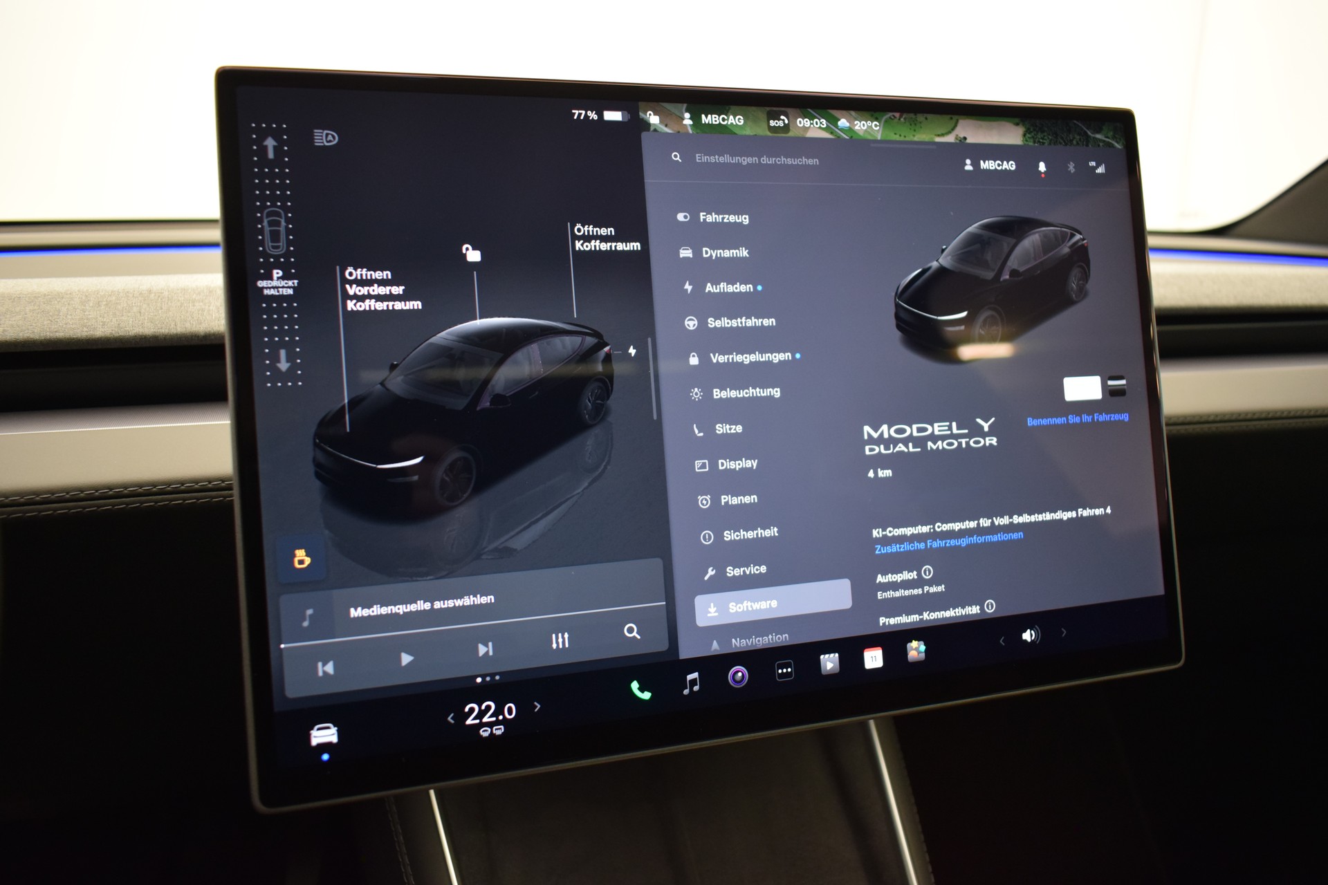 TESLA Model Y Long Range Premium AWD, CH Typenschein, Anhängerkupplung, Stealth Grey-image-14