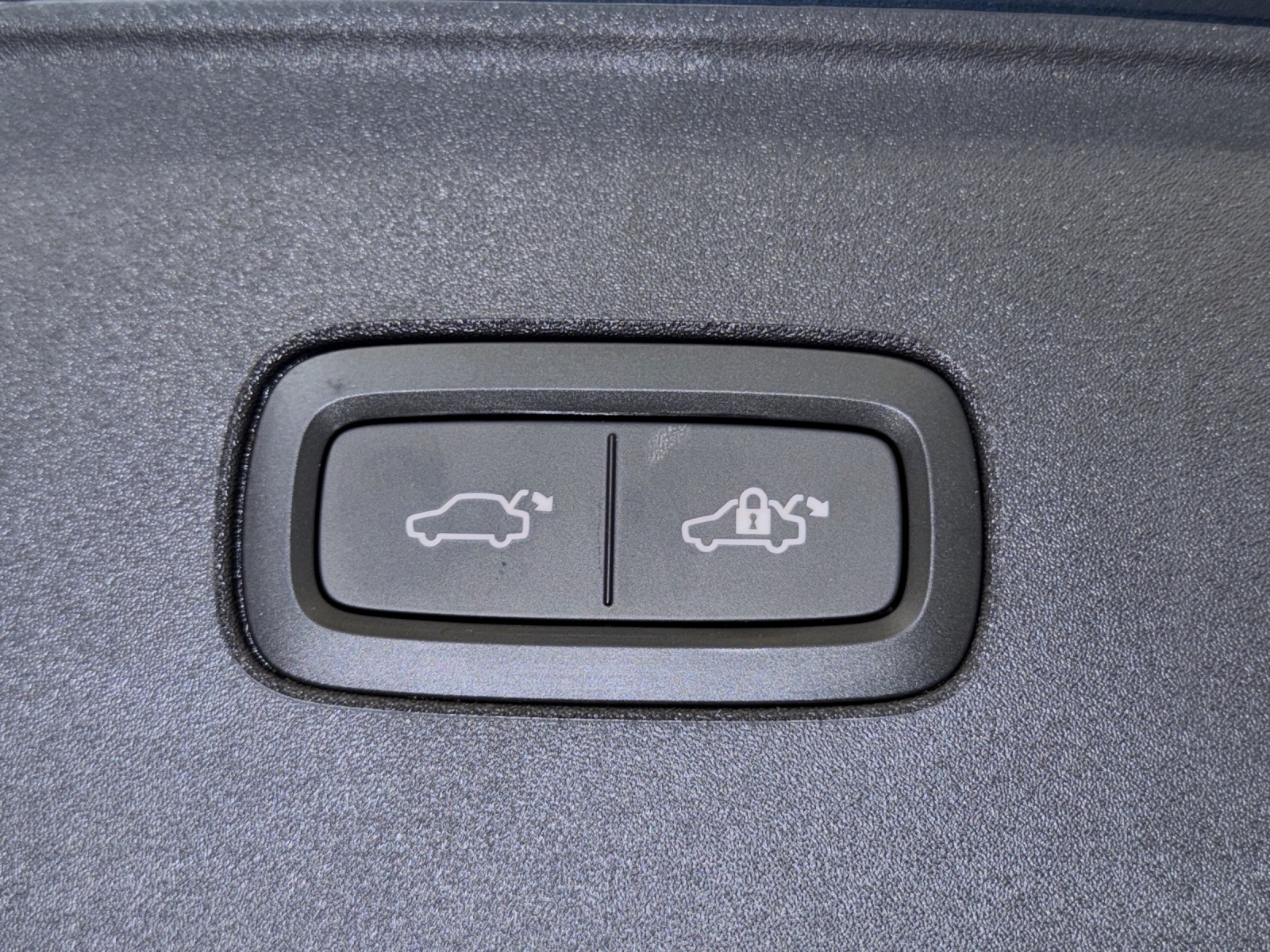 VOLVO EX90 Twin Ultra AWD-image-15