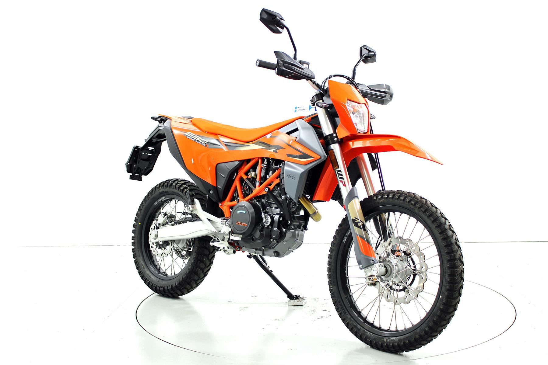 KTM 690 Enduro R ABS-showroom-element-1
