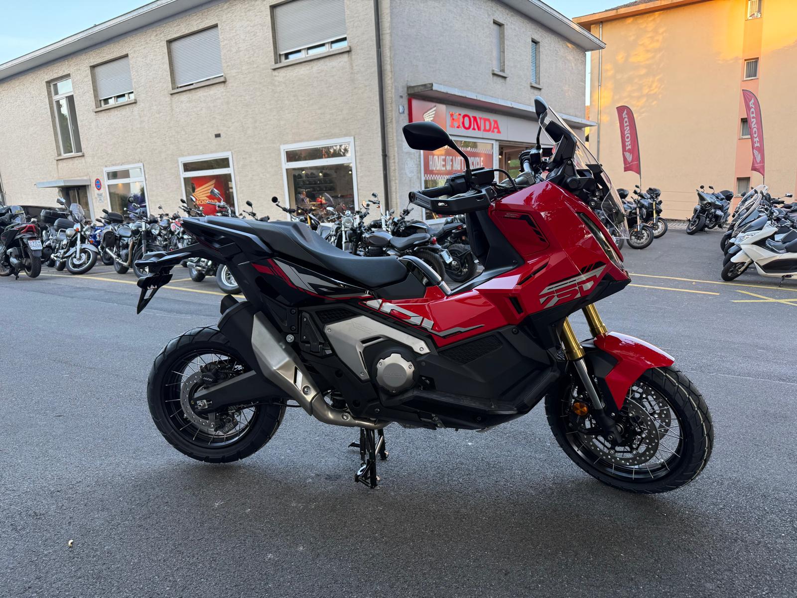 HONDA X-ADV 750 (35kW) 2027-showroom-element-3