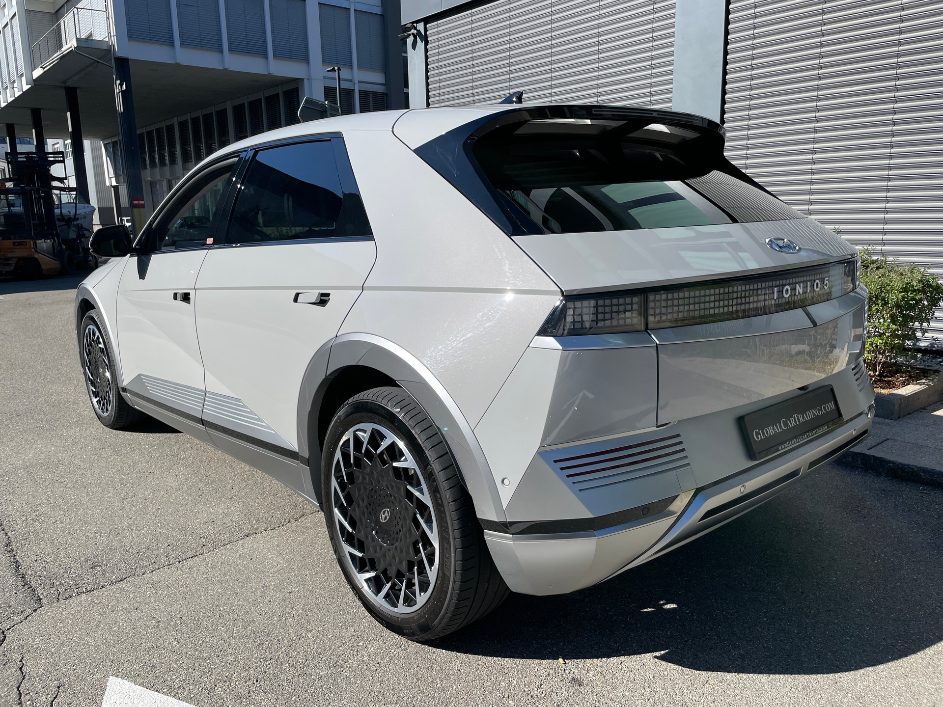 HYUNDAI Ioniq 5 72kWh Vertex 4WD-image-2