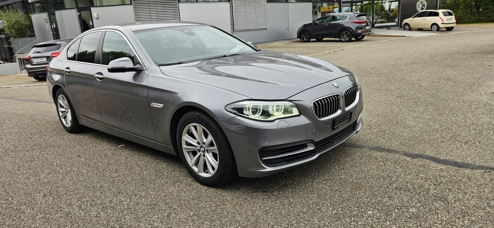 BMW 535i xDrive Luxury Line Steptronic-image-10