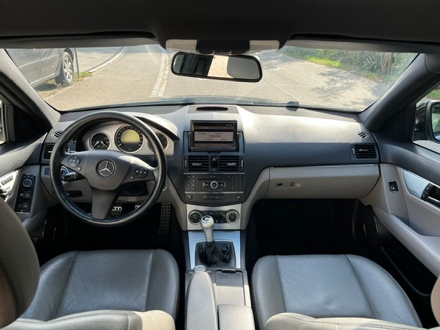 MERCEDES-BENZ C 220 CDI Avantgarde-image-8