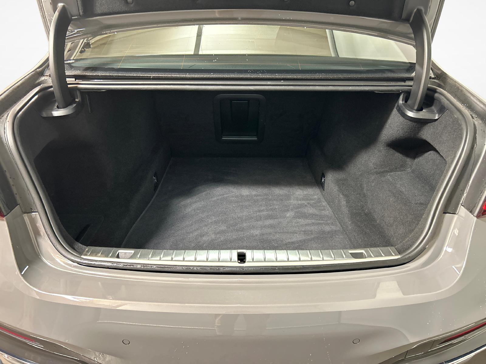 BMW 7er Reihe G11 730d xDrive SAG-image-11