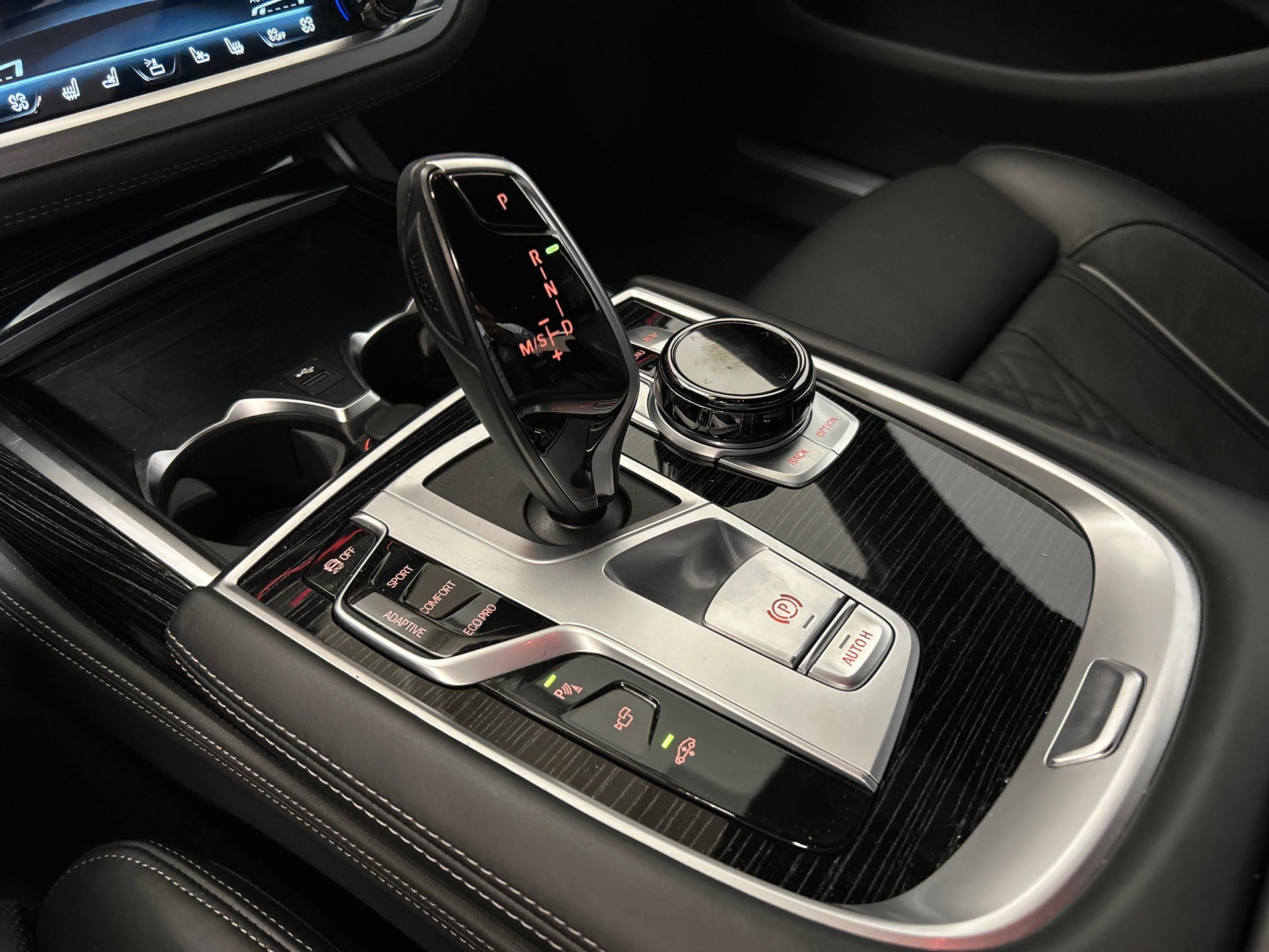 BMW 7er Reihe G11 730d xDrive SAG-image-15