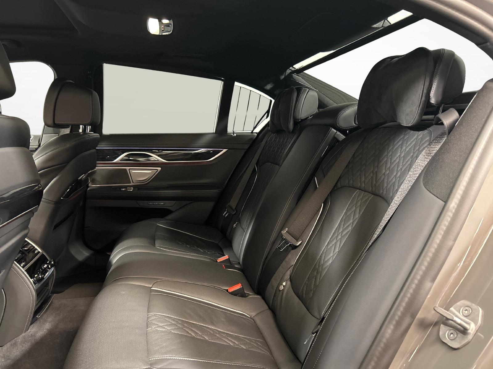 BMW 7er Reihe G11 730d xDrive SAG-showroom-element-3