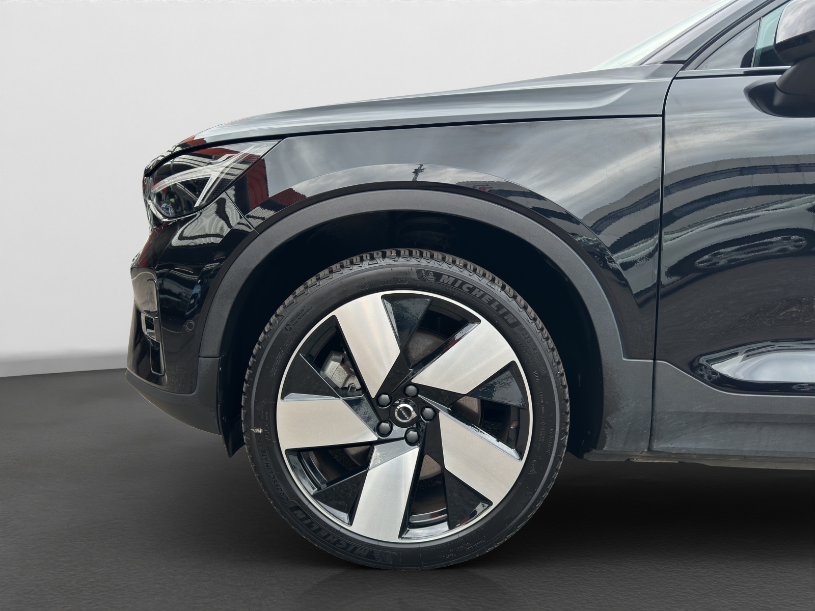 VOLVO C40 Recharge P8 Twin AWD Pure Electric Ultimate-image-16