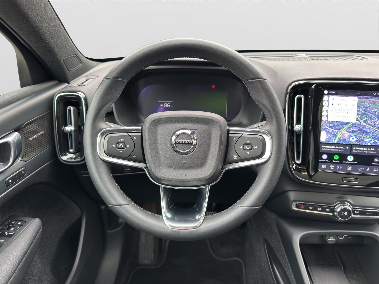 VOLVO C40 Recharge P8 Twin AWD Pure Electric Ultimate-image-13