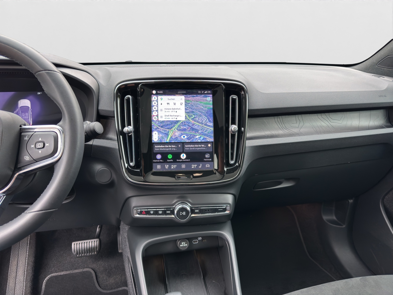 VOLVO C40 Recharge P8 Twin AWD Pure Electric Ultimate-image-12