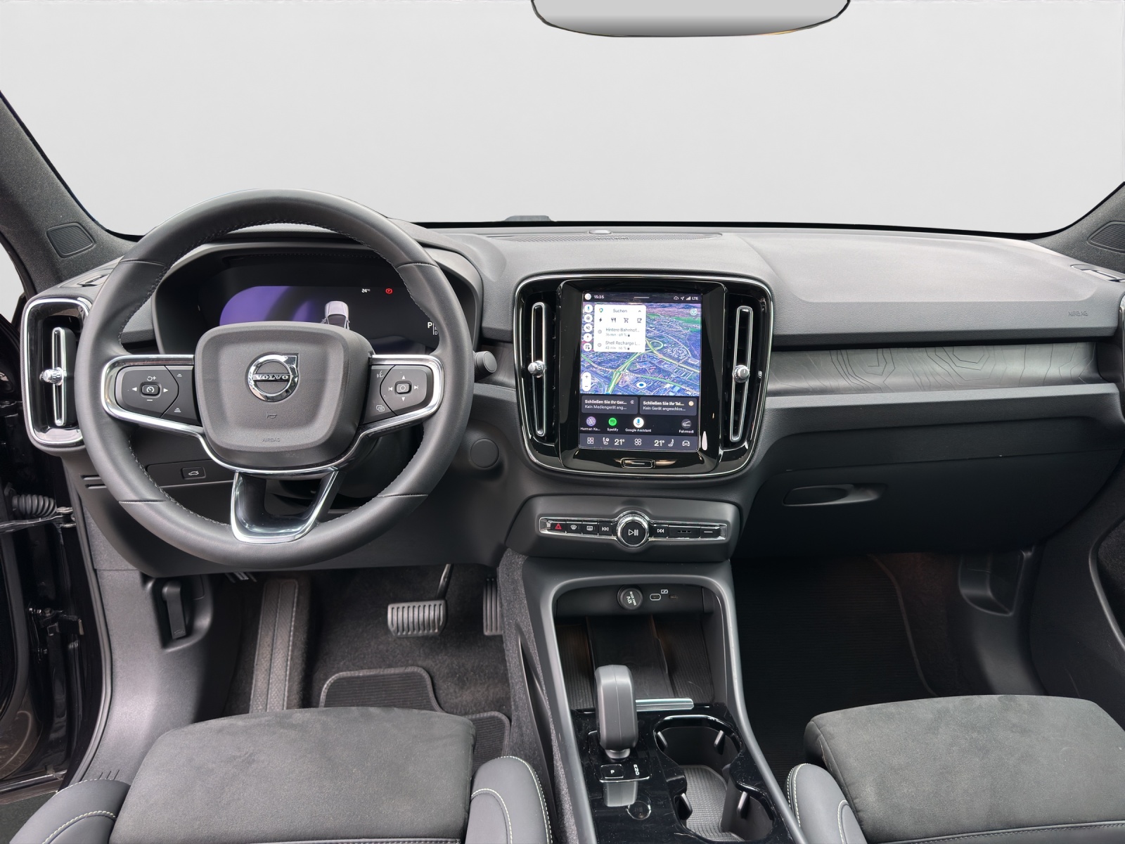 VOLVO C40 Recharge P8 Twin AWD Pure Electric Ultimate-image-11