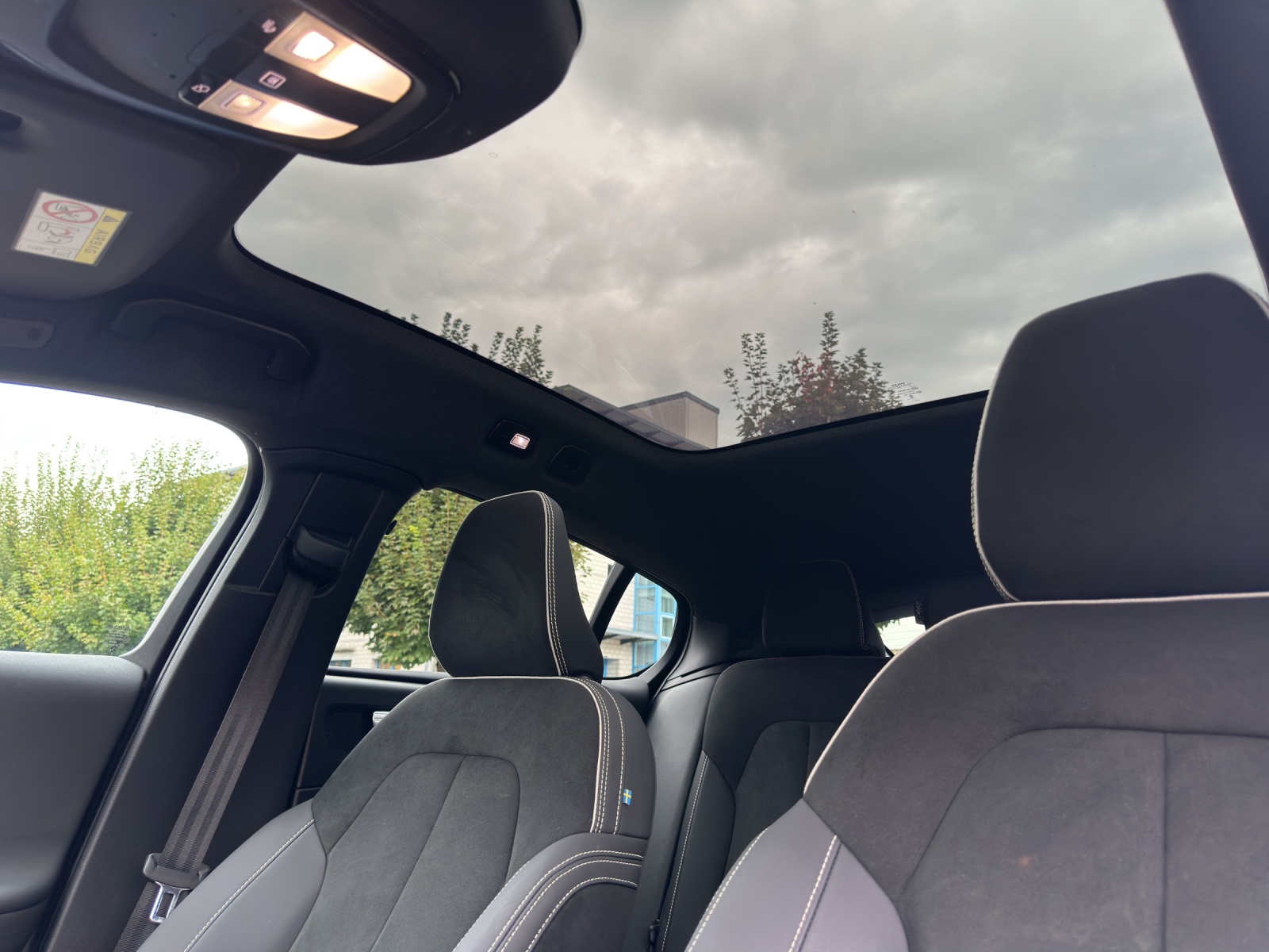 VOLVO C40 Recharge P8 Twin AWD Pure Electric Ultimate-image-9