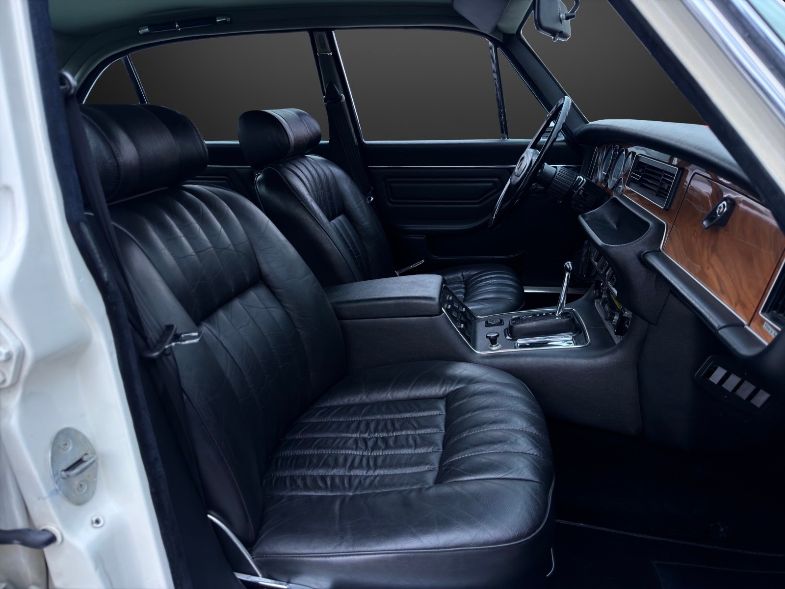 JAGUAR XJ6 4.2 L-image-8