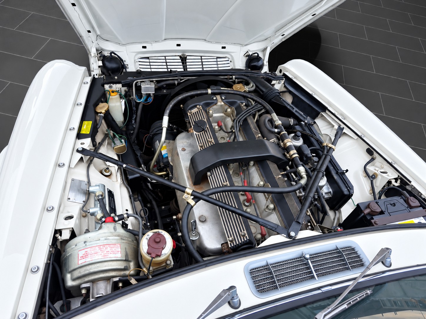JAGUAR XJ6 4.2 L-image-12