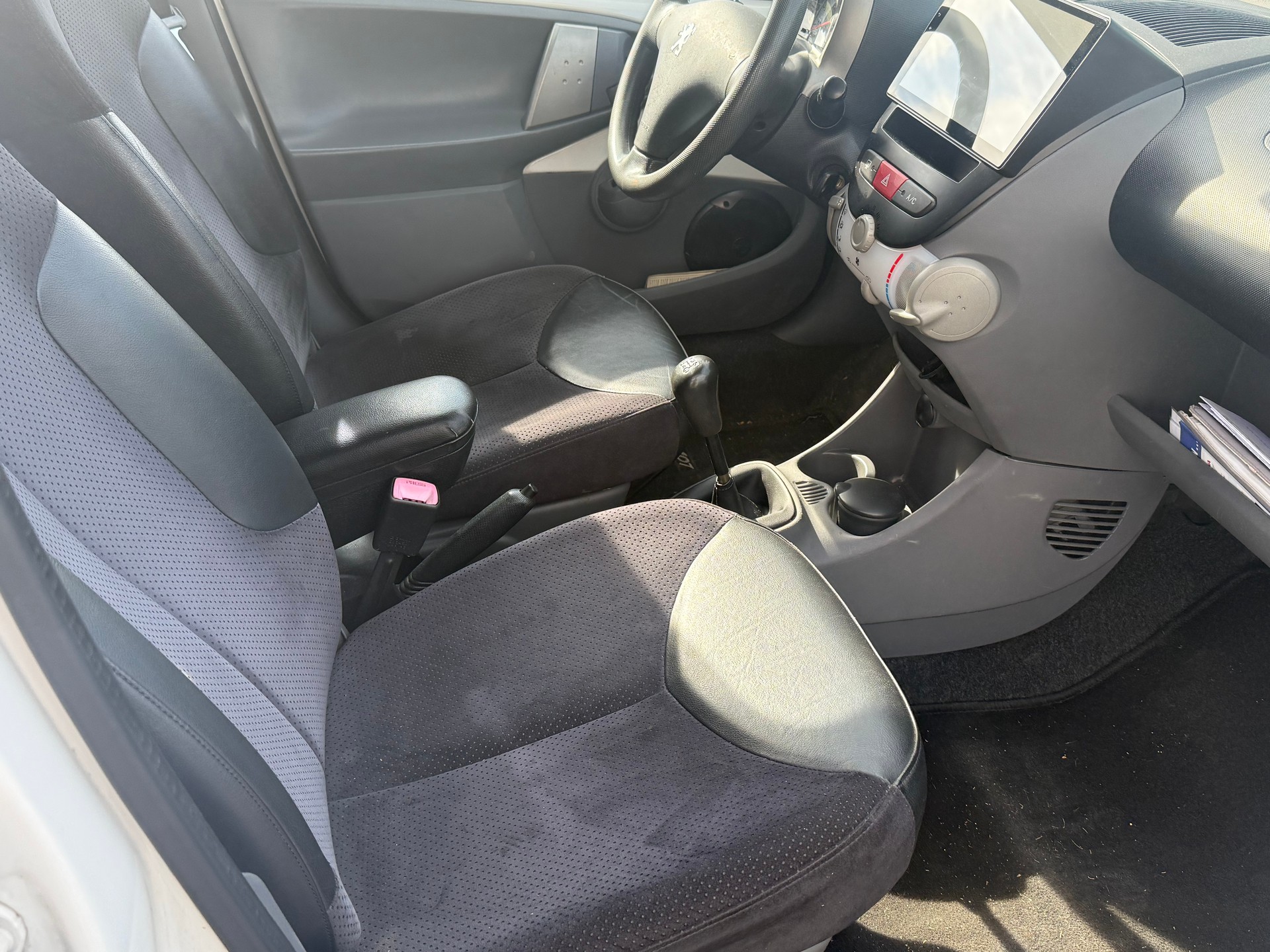 PEUGEOT 107 1.0 Trendy-image-8