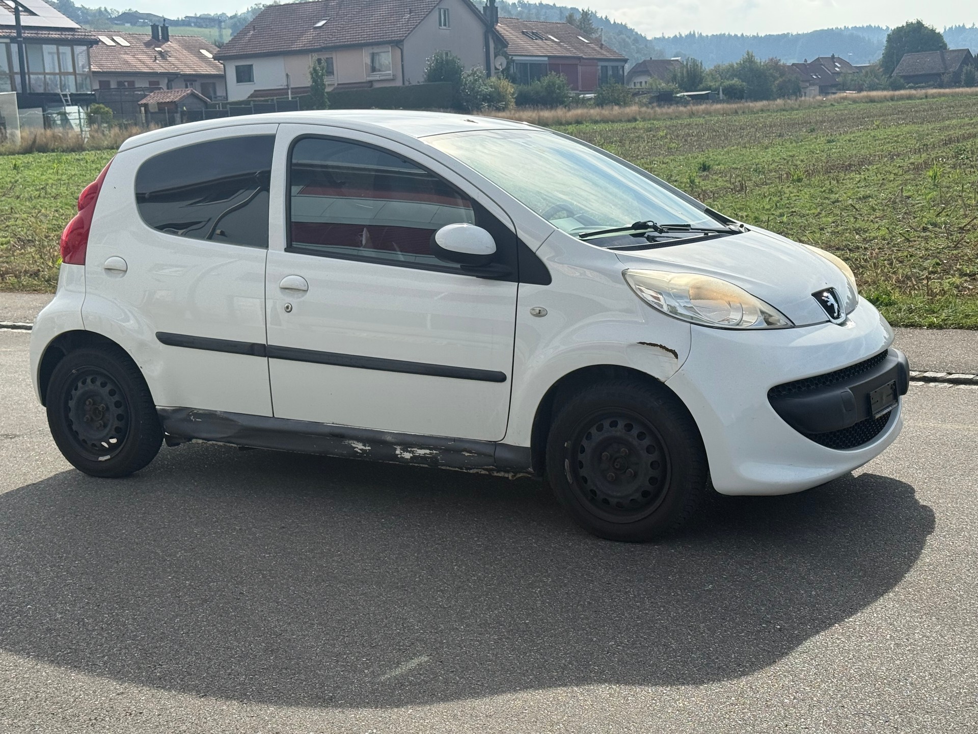 PEUGEOT 107 1.0 Trendy-image-1