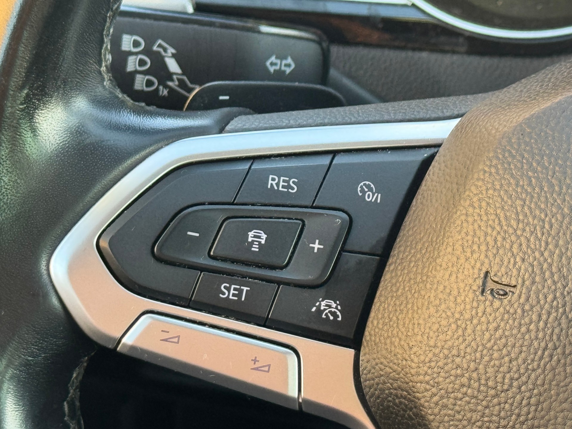VW Passat Variant 1.6 TDI Business DSG-image-13