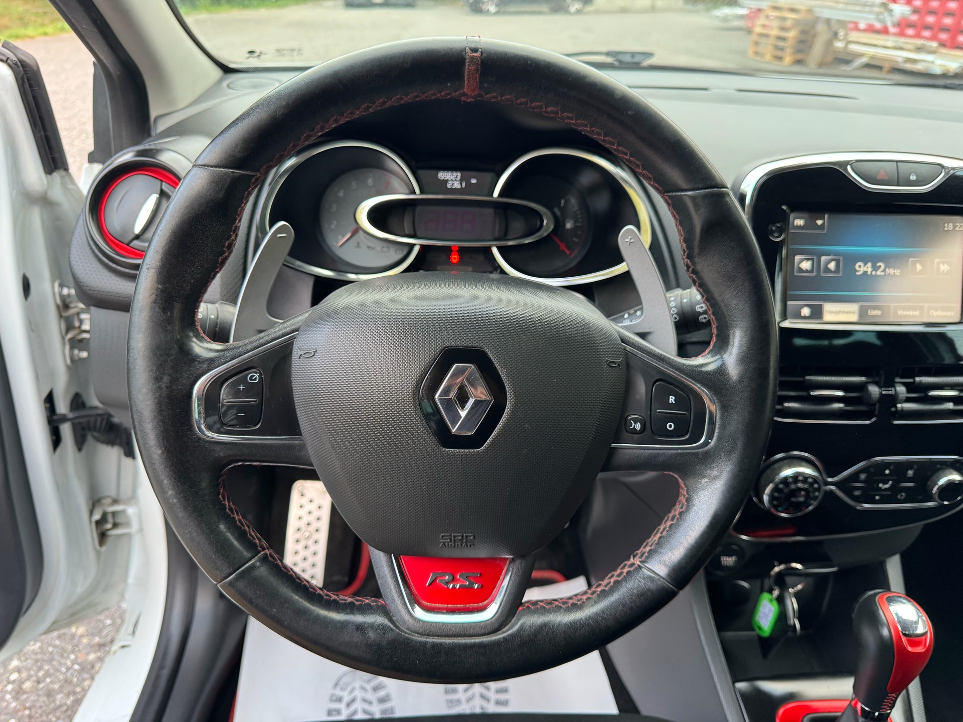 RENAULT Clio 1.6 T RS 200 EDC-image-17