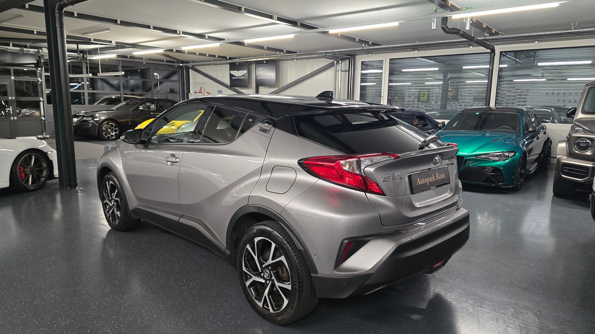 TOYOTA C-HR 1.2 Turbo Style 4WD Multidrive S-image-6