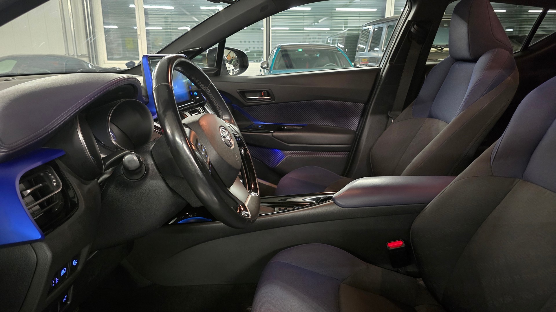 TOYOTA C-HR 1.2 Turbo Style 4WD Multidrive S-image-15