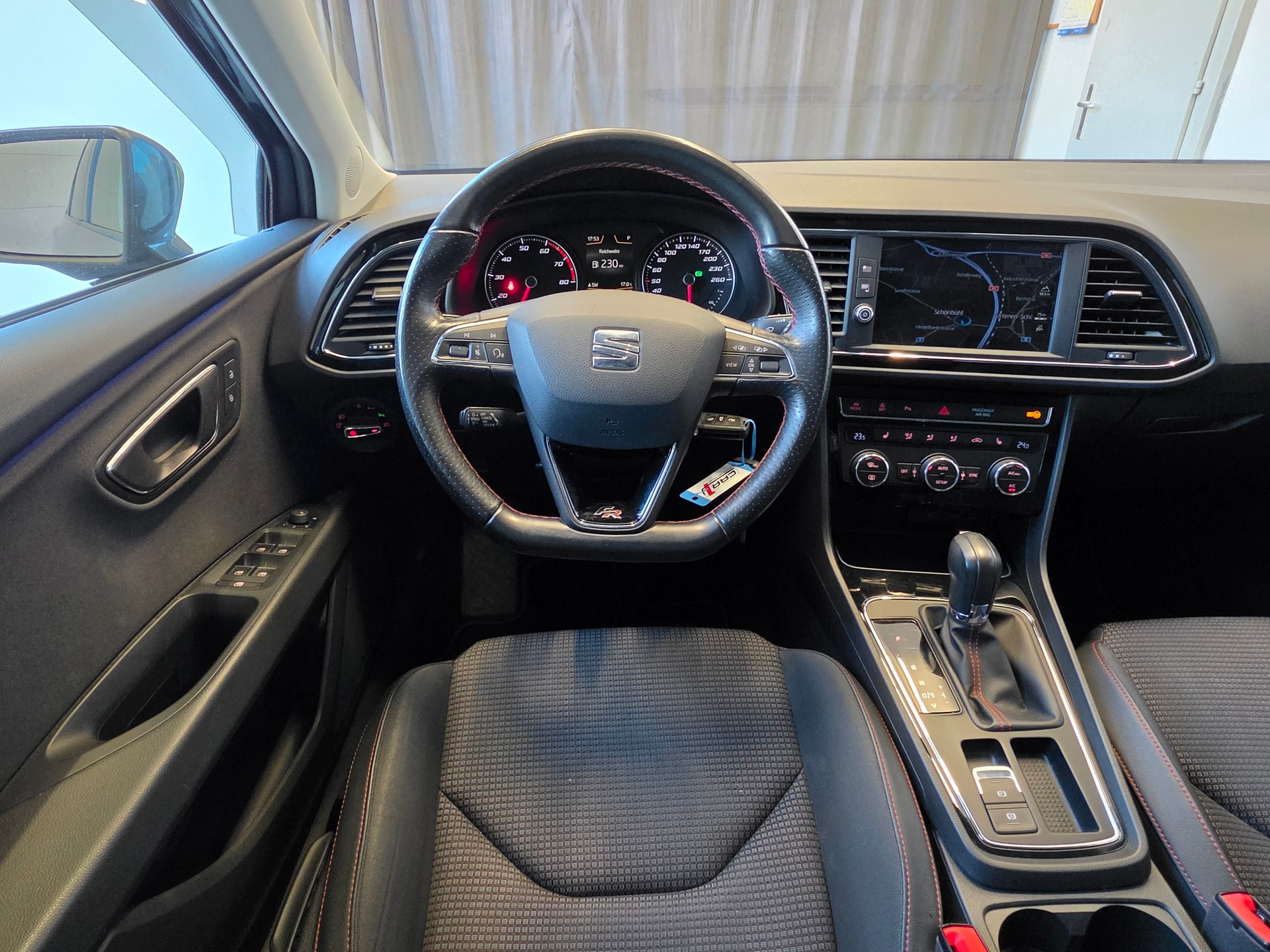 SEAT Leon ST 1.4 TSI ACT FR DSG-image-8