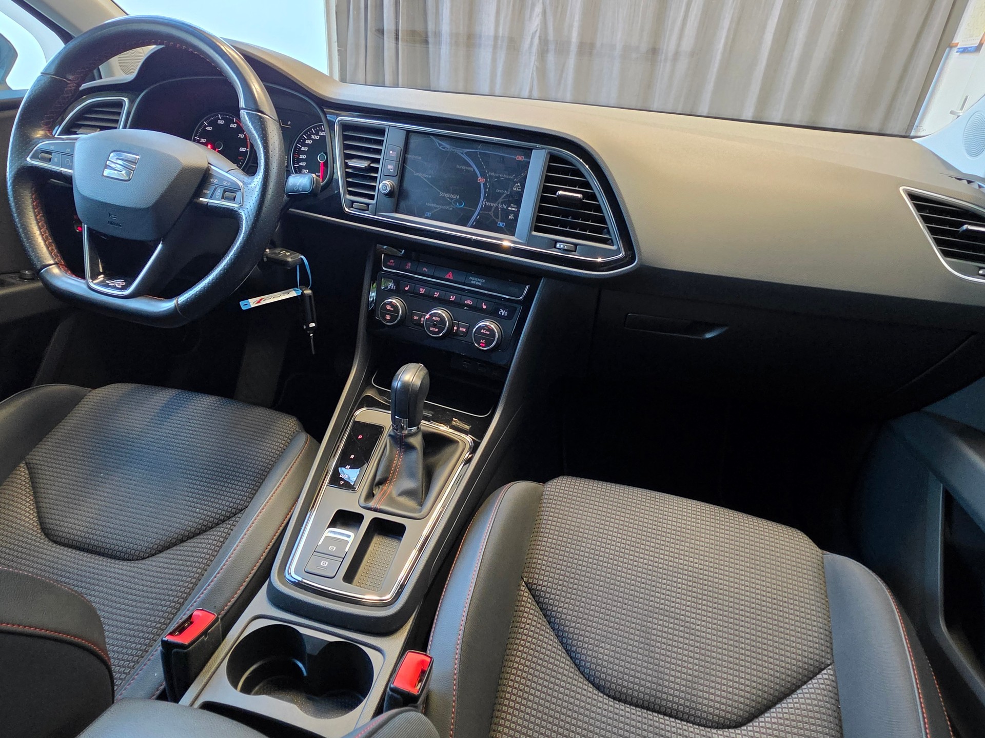 SEAT Leon ST 1.4 TSI ACT FR DSG-image-10