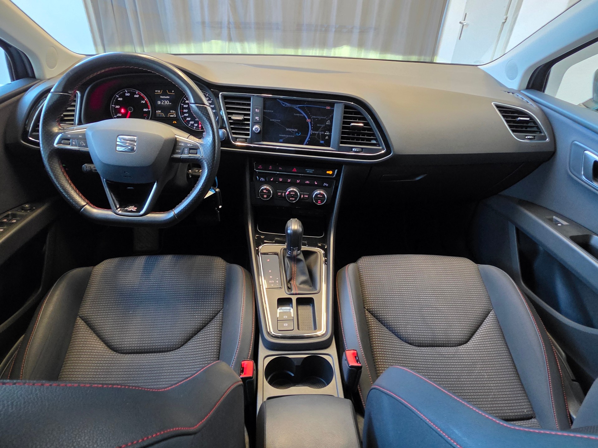 SEAT Leon ST 1.4 TSI ACT FR DSG-image-9