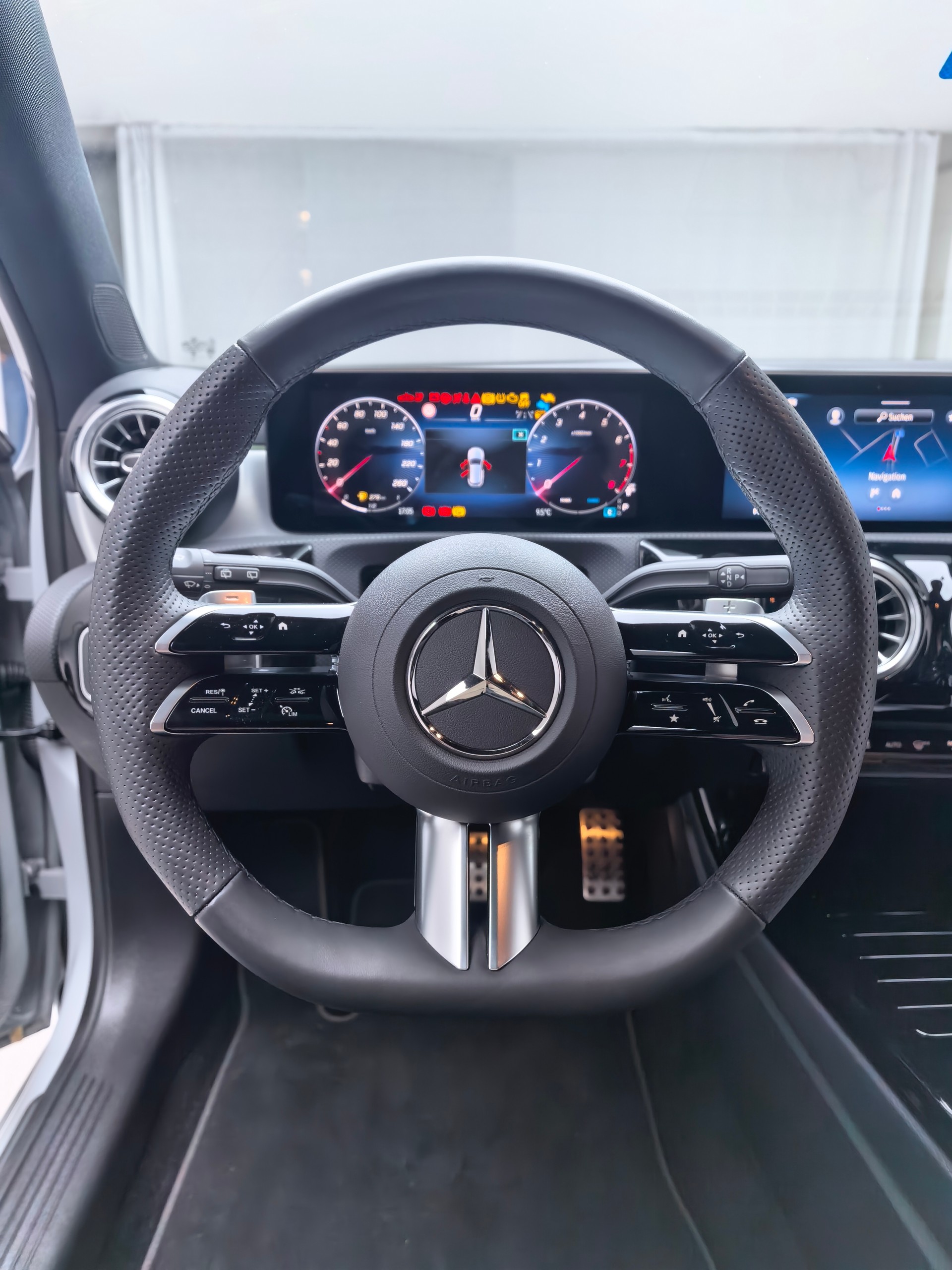 MERCEDES-BENZ A 250 4Matic 8G-DCT Amg Line-image-9