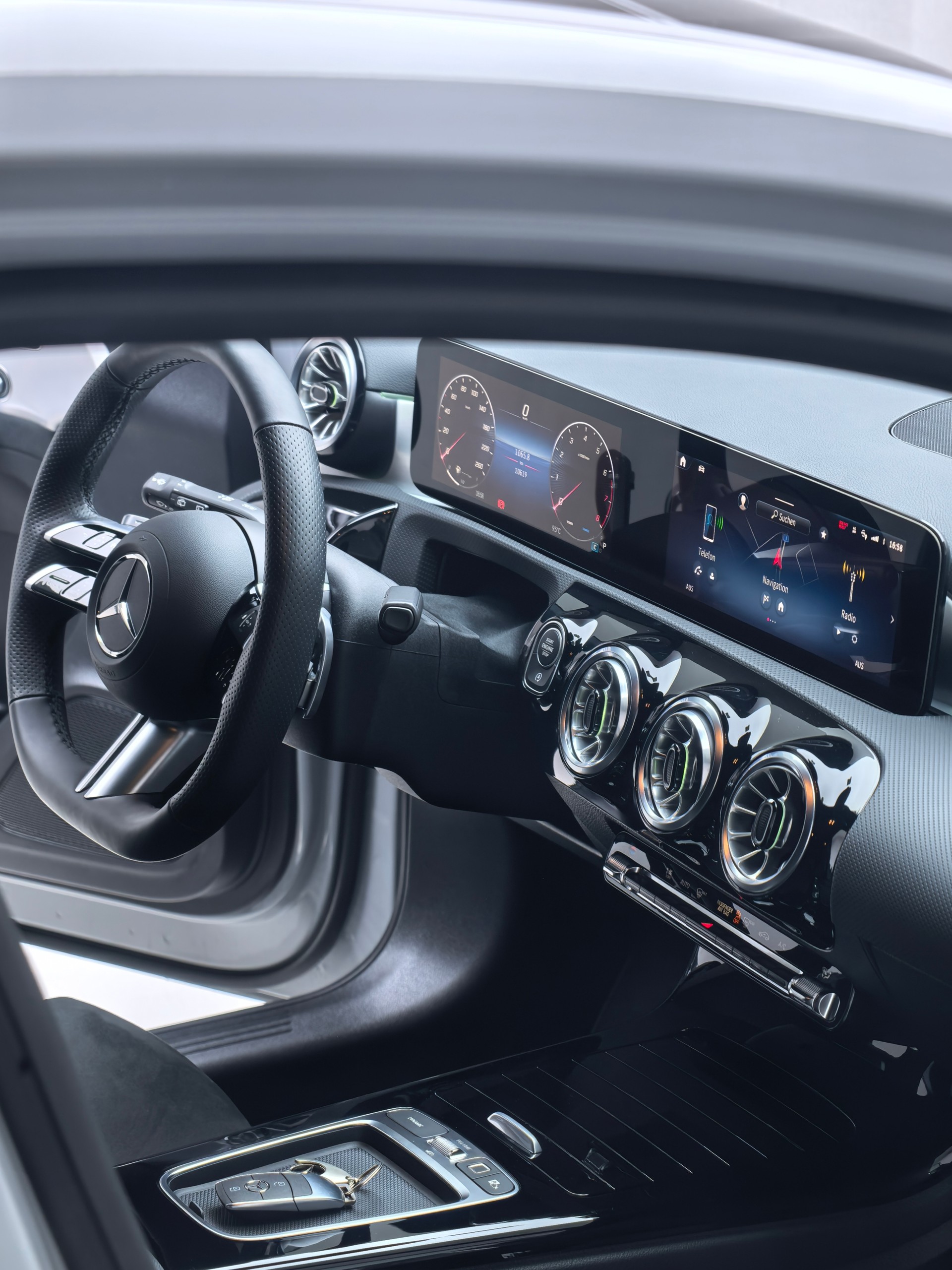 MERCEDES-BENZ A 250 4Matic 8G-DCT Amg Line-image-8