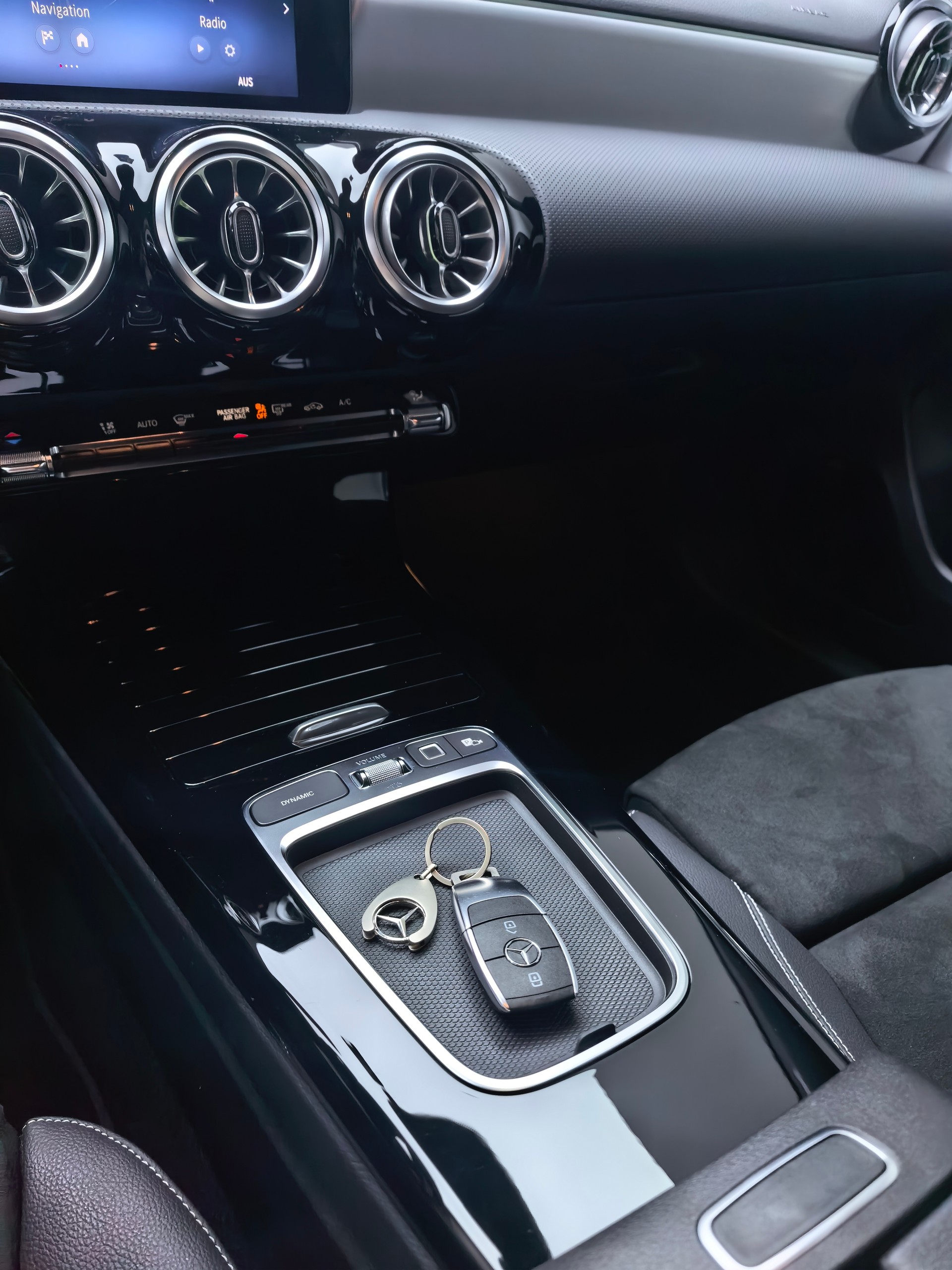MERCEDES-BENZ A 250 4Matic 8G-DCT Amg Line-image-13
