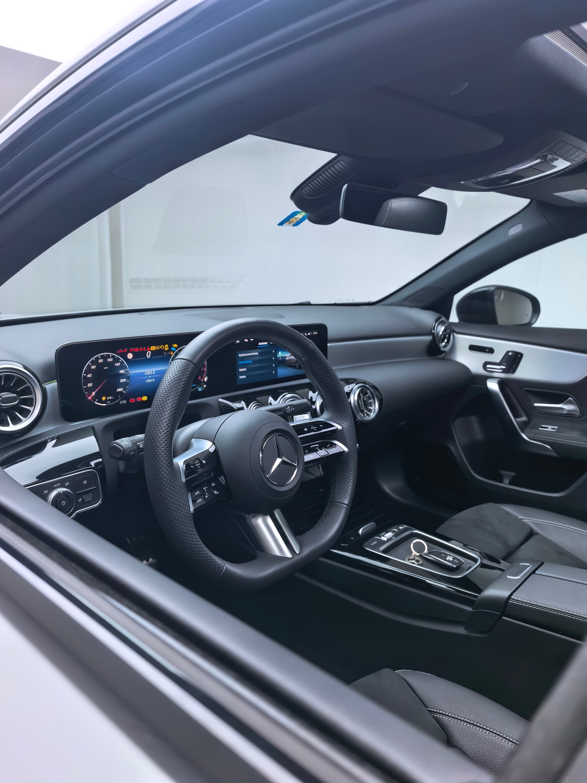 MERCEDES-BENZ A 250 4Matic 8G-DCT Amg Line-image-14