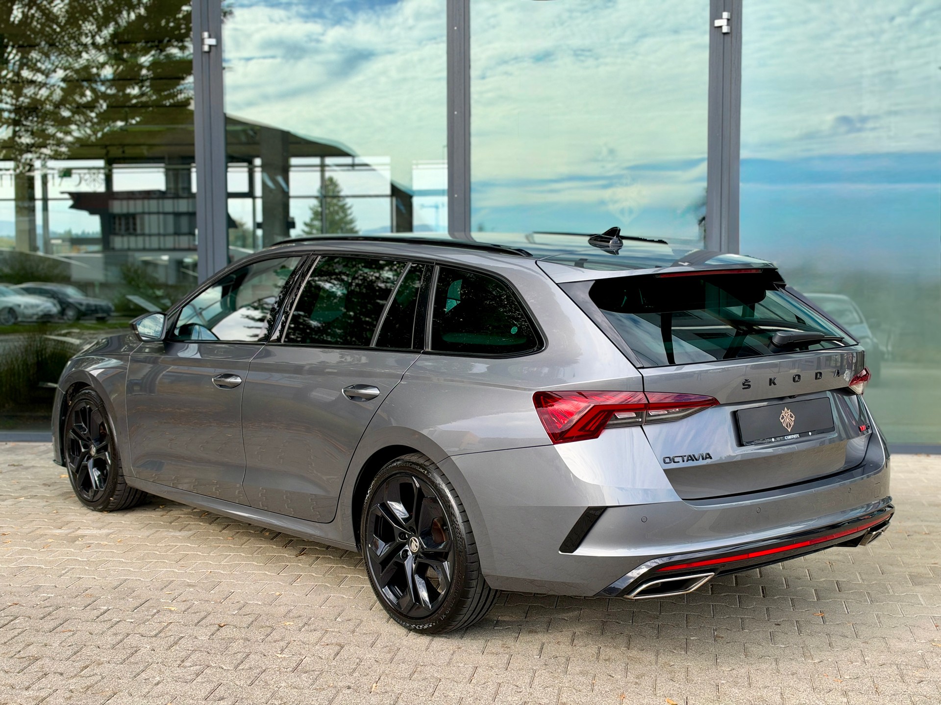 SKODA Octavia Combi 2.0 TDI DSG RS 4x4-image-3