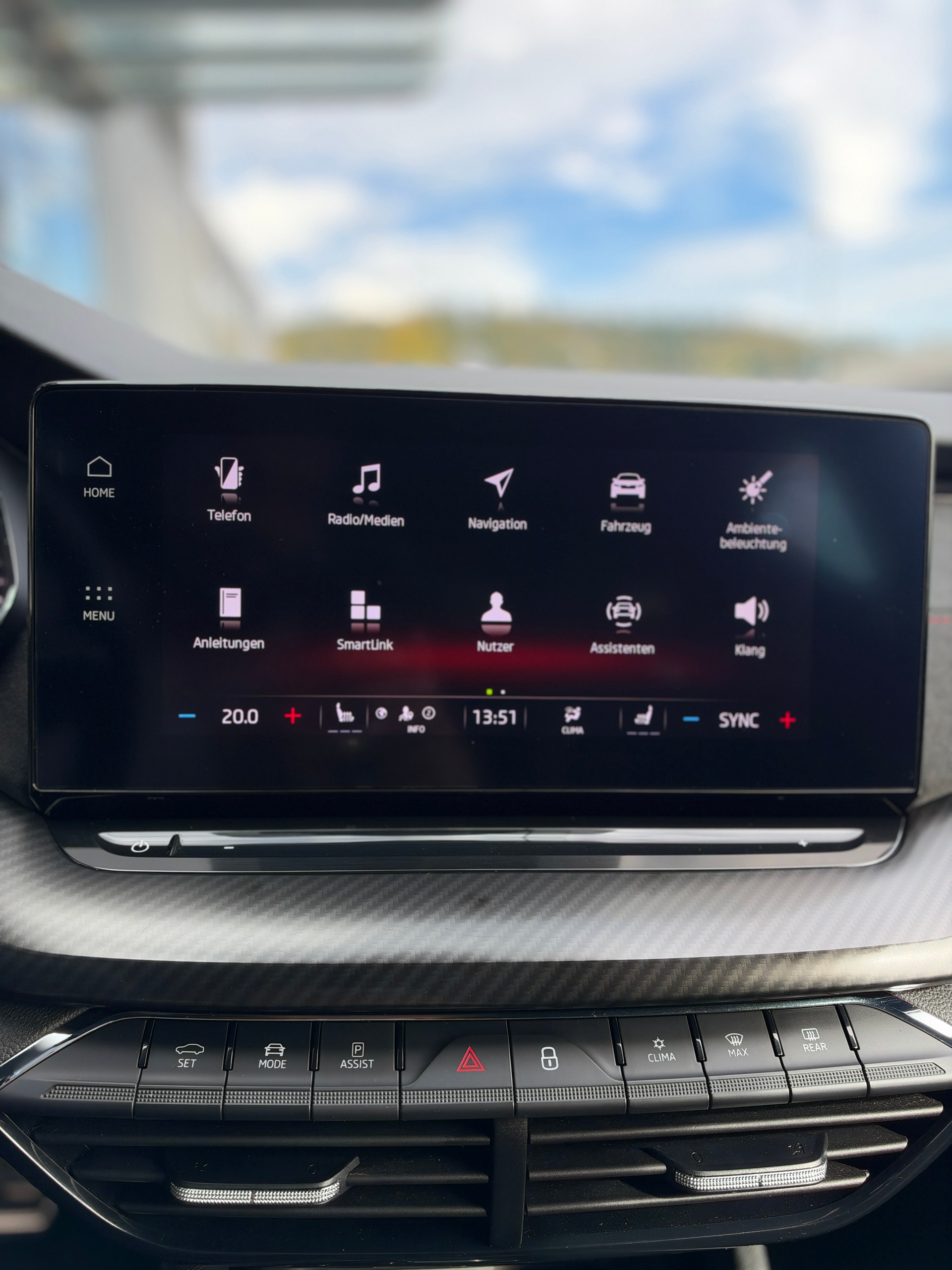 SKODA Octavia Combi 2.0 TDI DSG RS 4x4-image-18