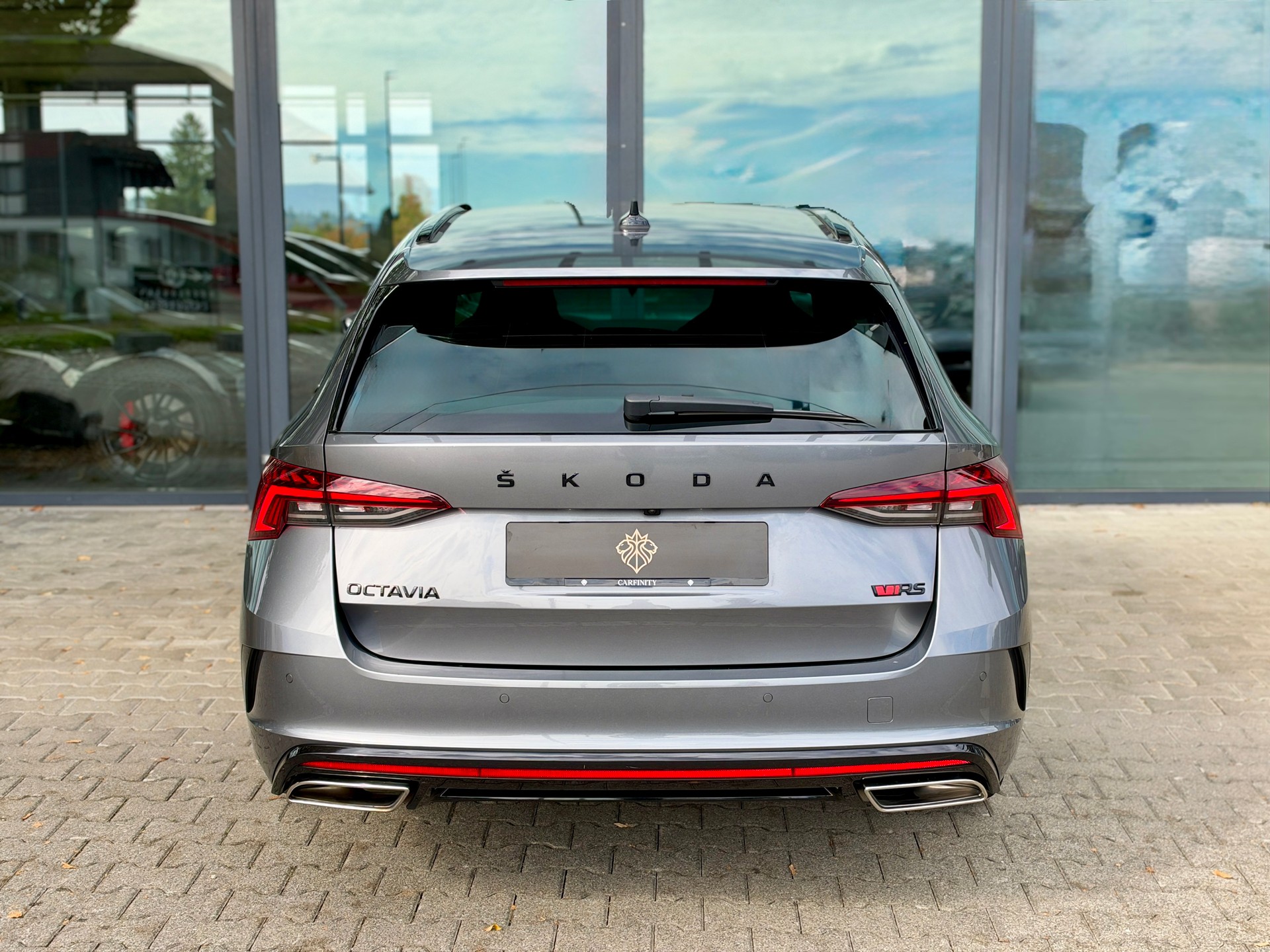 SKODA Octavia Combi 2.0 TDI DSG RS 4x4-image-4