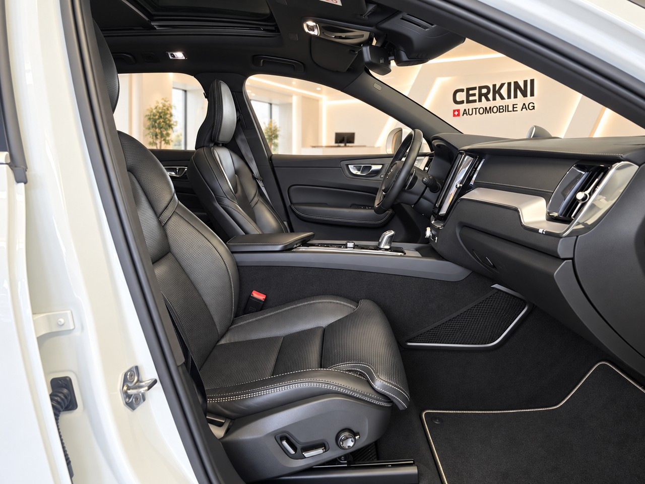 VOLVO XC60 T8 eAWD R-Design * GRATIS SERVICE BIS 150K * SITZLÜFTUNG * PANO * LUFTFAHRWERK * B&W SOUND *-image-6