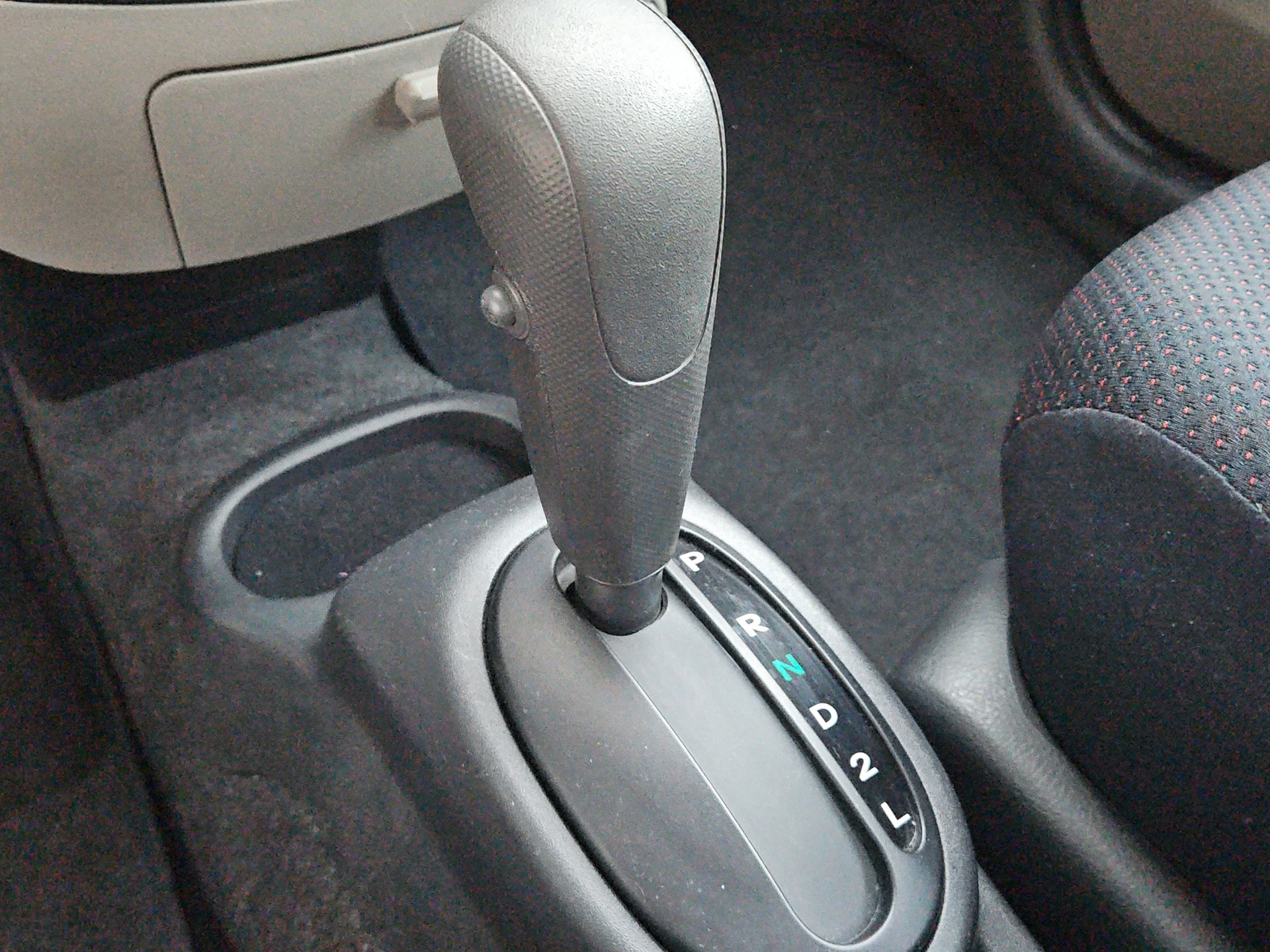 DAIHATSU Sirion 1.3 S eco-4WD Automatic-image-13