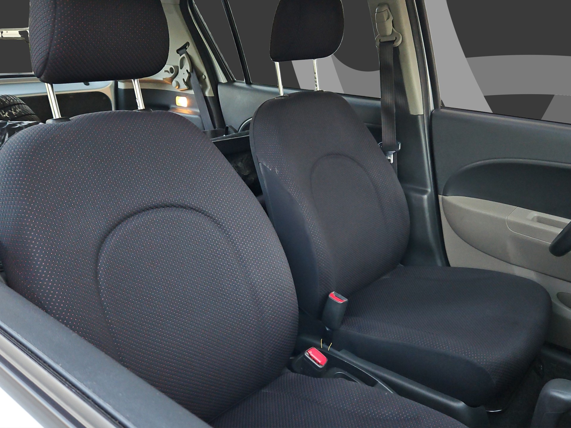 DAIHATSU Sirion 1.3 S eco-4WD Automatic-image-15