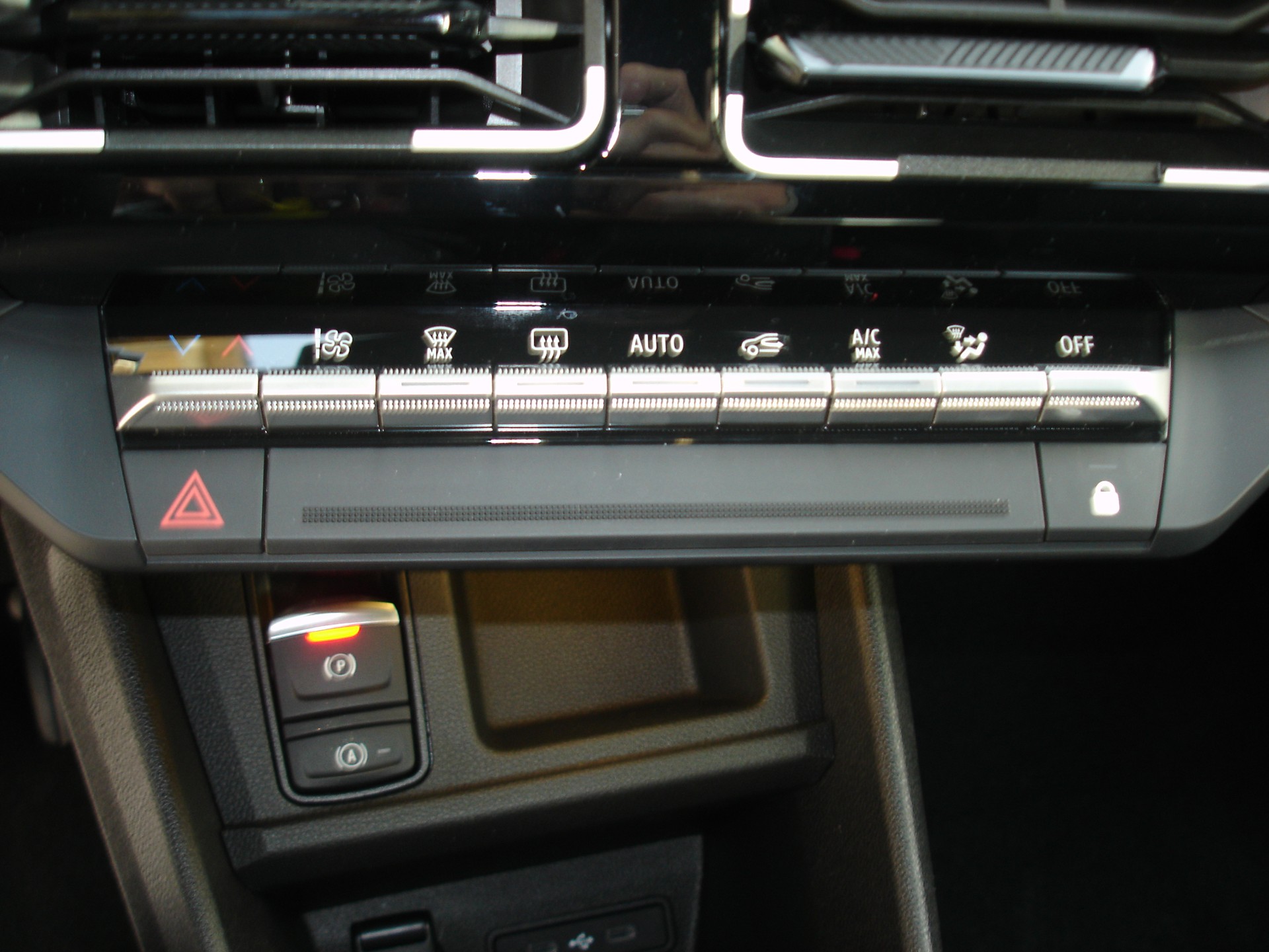 RENAULT R5 E-Tech Comfort Range 52 kWh Techno-image-14