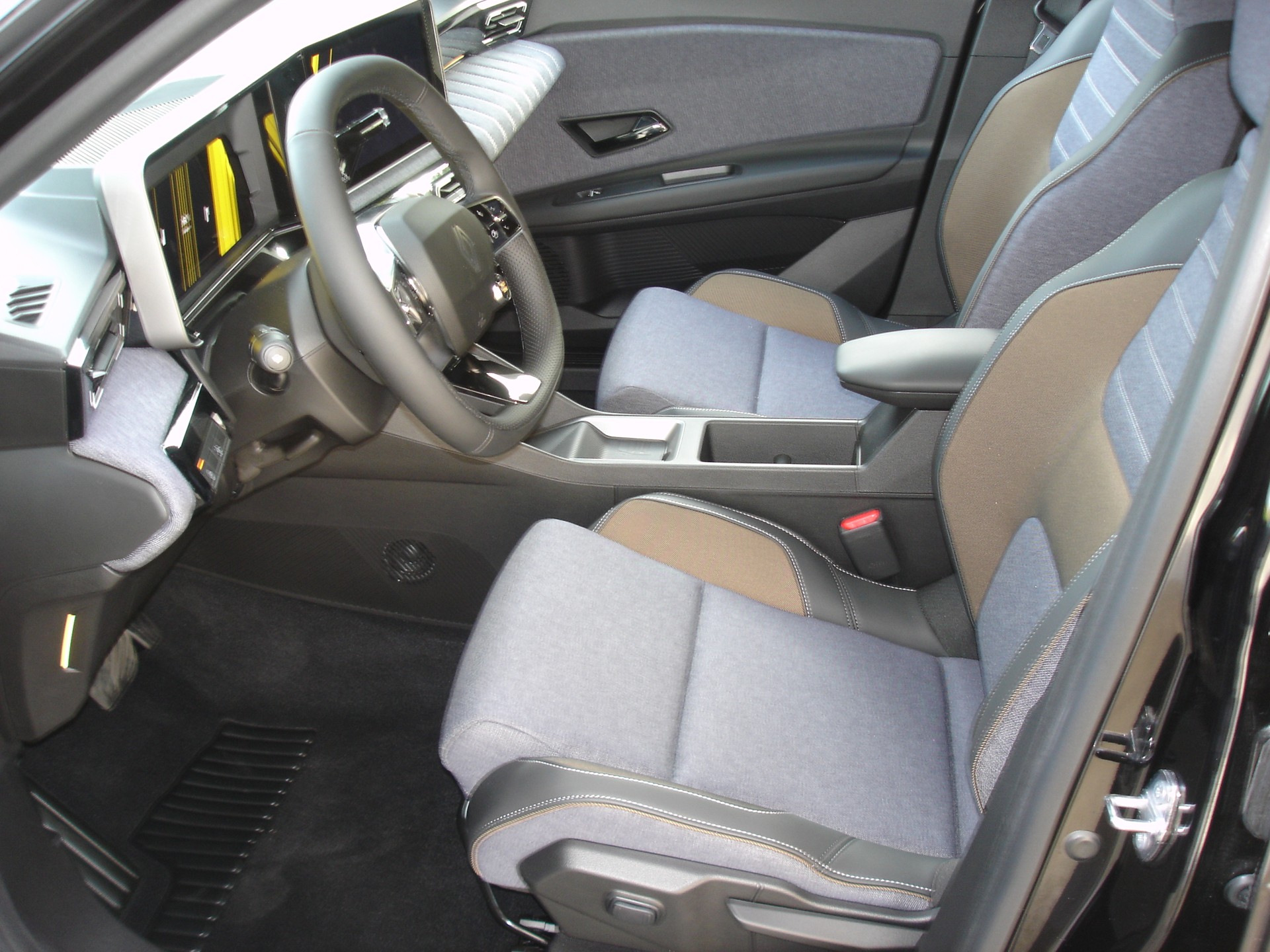 RENAULT R5 E-Tech Comfort Range 52 kWh Techno-image-11