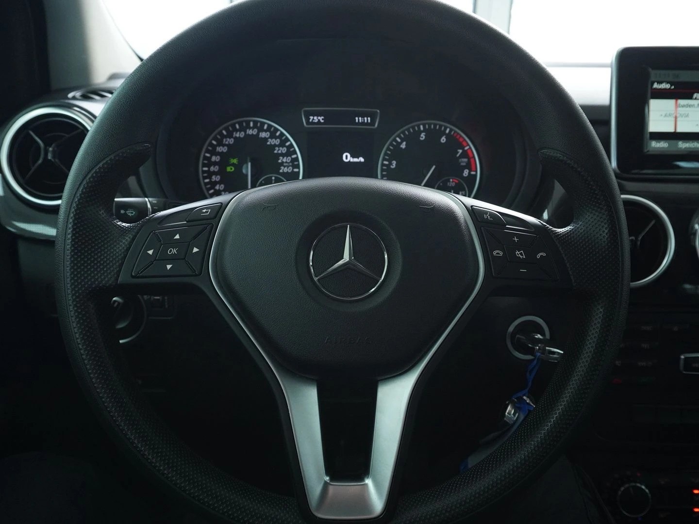 MERCEDES-BENZ B 180-image-6