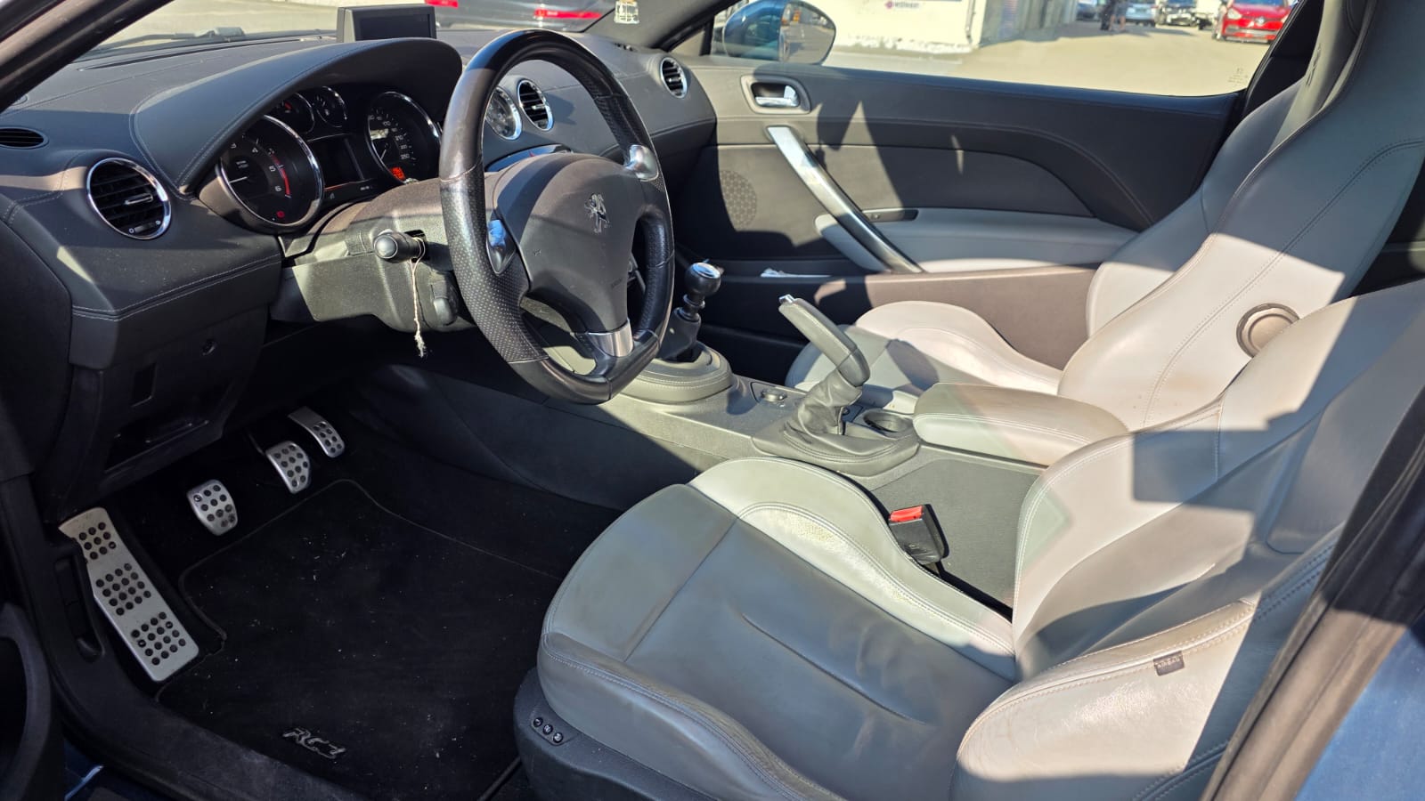 PEUGEOT RCZ 2.0 HDI-image-7