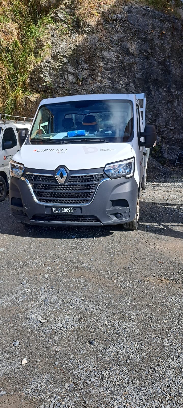 RENAULT 2.3 dCi 150 TwinTurbo-image-1