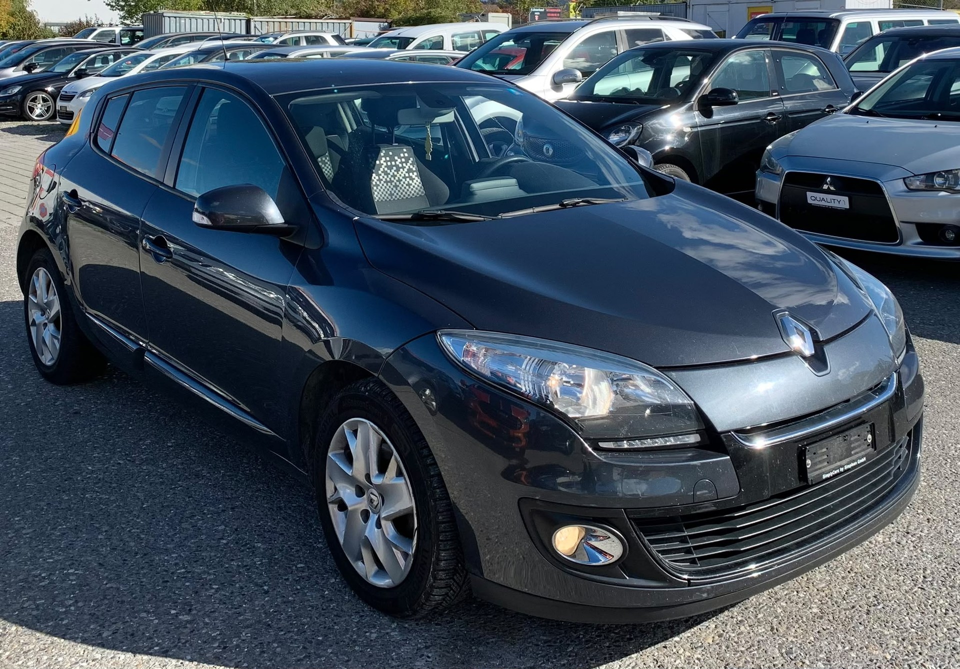 RENAULT Mégane 1.5 dCi Expression EDC Limousine Automat (Klima * Sensoren * Multilenkrad * Navigation * BO5)-image-3