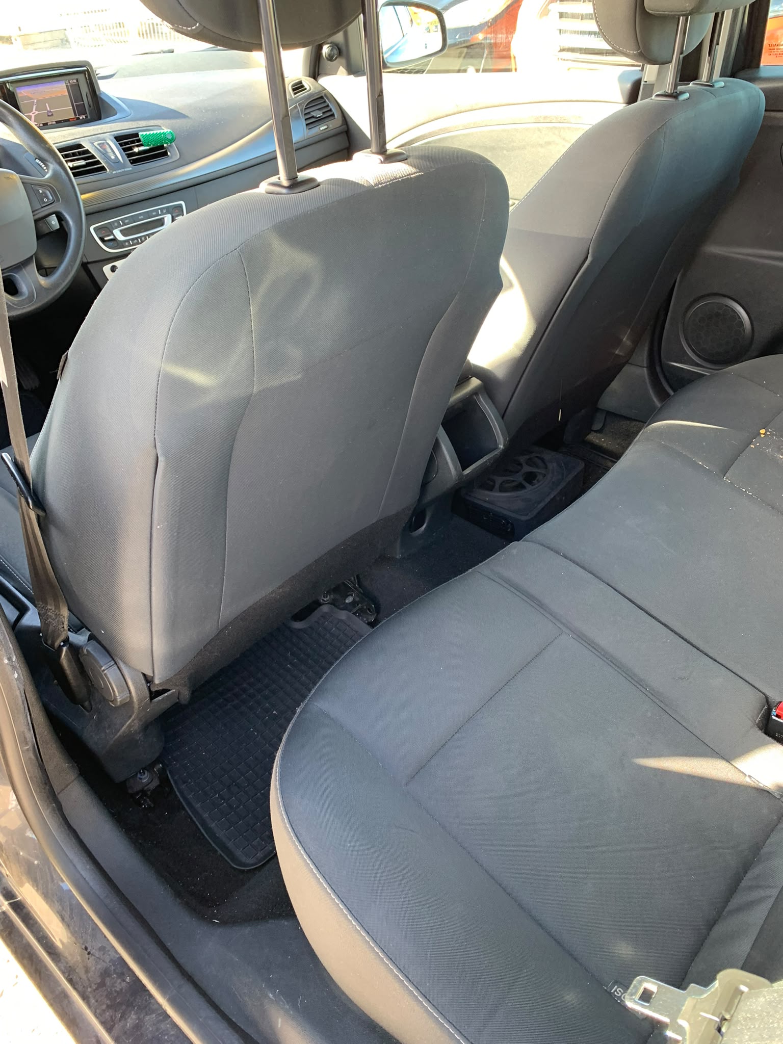 RENAULT Mégane 1.5 dCi Expression EDC Limousine Automat (Klima * Sensoren * Multilenkrad * Navigation * BO5)-image-14