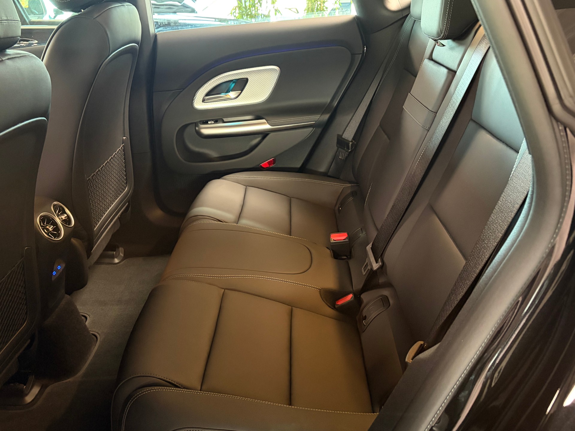 MERCEDES-BENZ CLA 350 4 Matic 85 kWh EQ-image-7