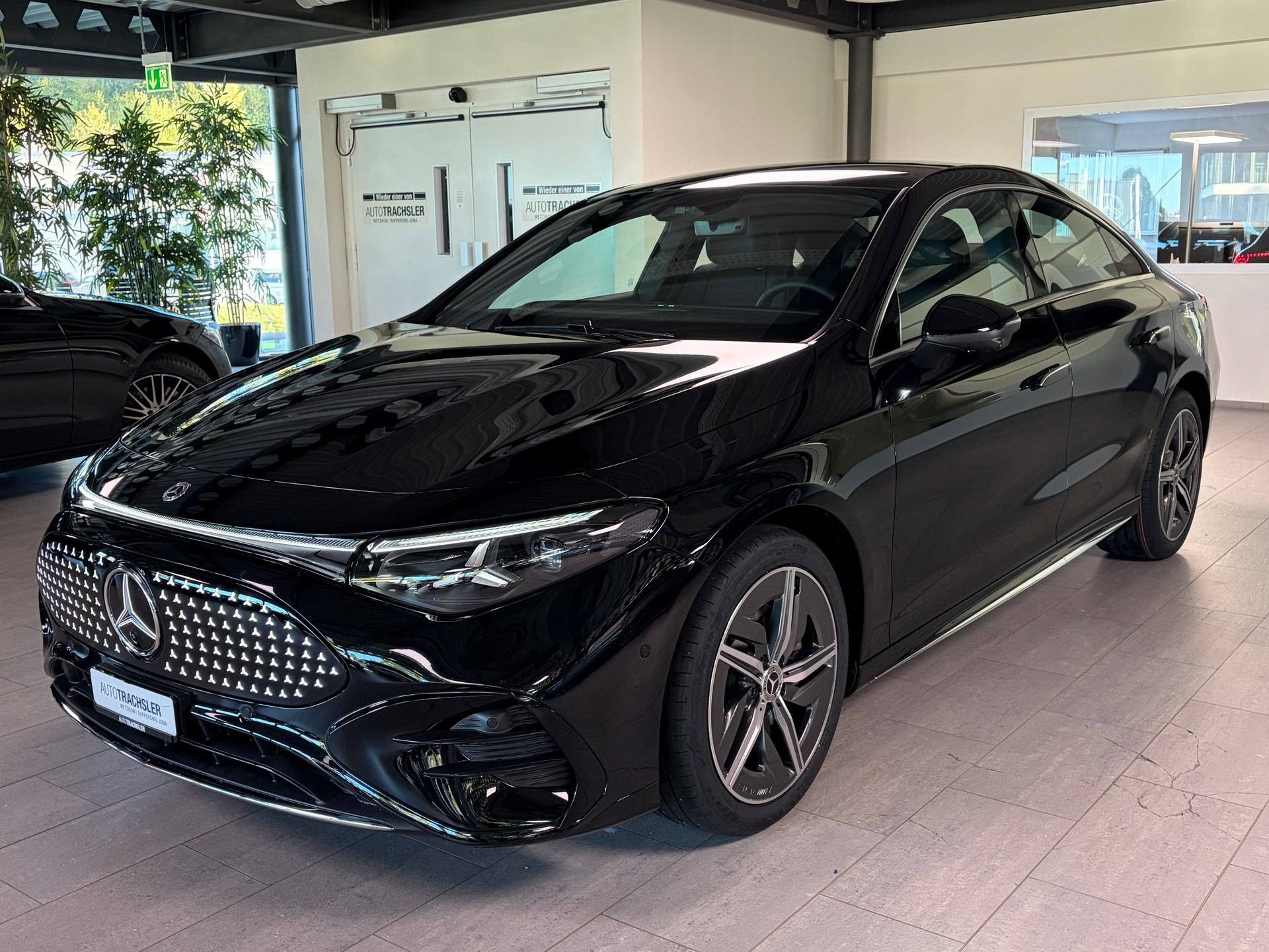 MERCEDES-BENZ CLA 350 4 Matic 85 kWh EQ-image-3